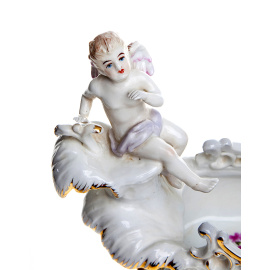 Ценный Meissen! Ваза "Два херувима и лебедь". Фарфор, роспись, золочение, ручная работа.  Meissen, Германия, 1930-е гг.