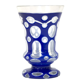 Ваза (Многослойное стекло, резьба - Россия, конец XIX - начало ХХ века)