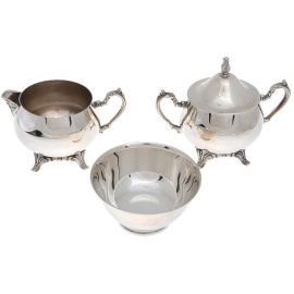 Чайно-кофейный набор из 6 предметов: чайник, сахарница, молочник, кофейник, поднос. Металл, серебрение, гравировка. Oneida, США, 1940-е гг.