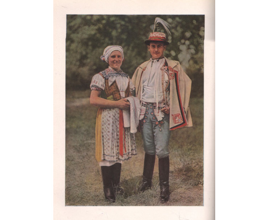 Volkstrachten in der Tschechoslowakei книга