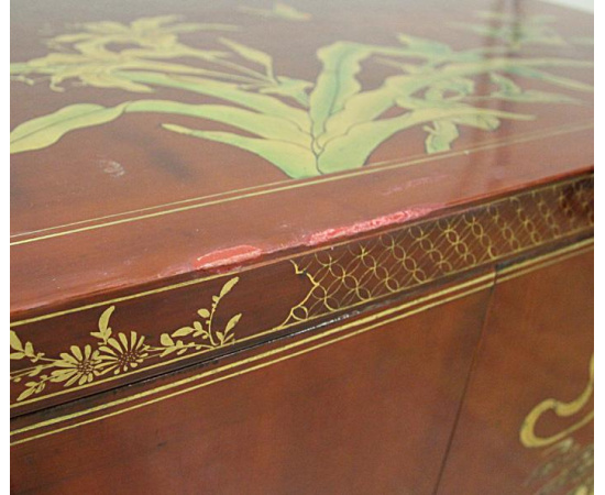 Изящный лакированный шкаф в восточном стиле. Дерево, лак, роспись, столярная работа. Голландия, первая половина XX века