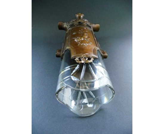 Ваза "Путти". Металл, чеканка, хрусталь, гранение. Австрия, около 1870 года