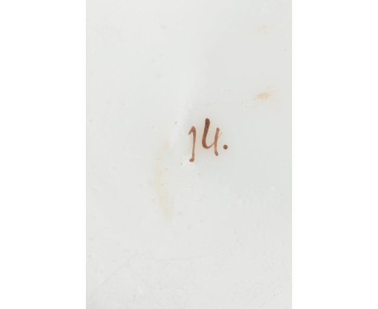 Настольная лампа (переделка из керосиновой) с оригинальным плафоном. Металл, стекло, роспись эмалевыми красками, обсыпка. Западная Европ